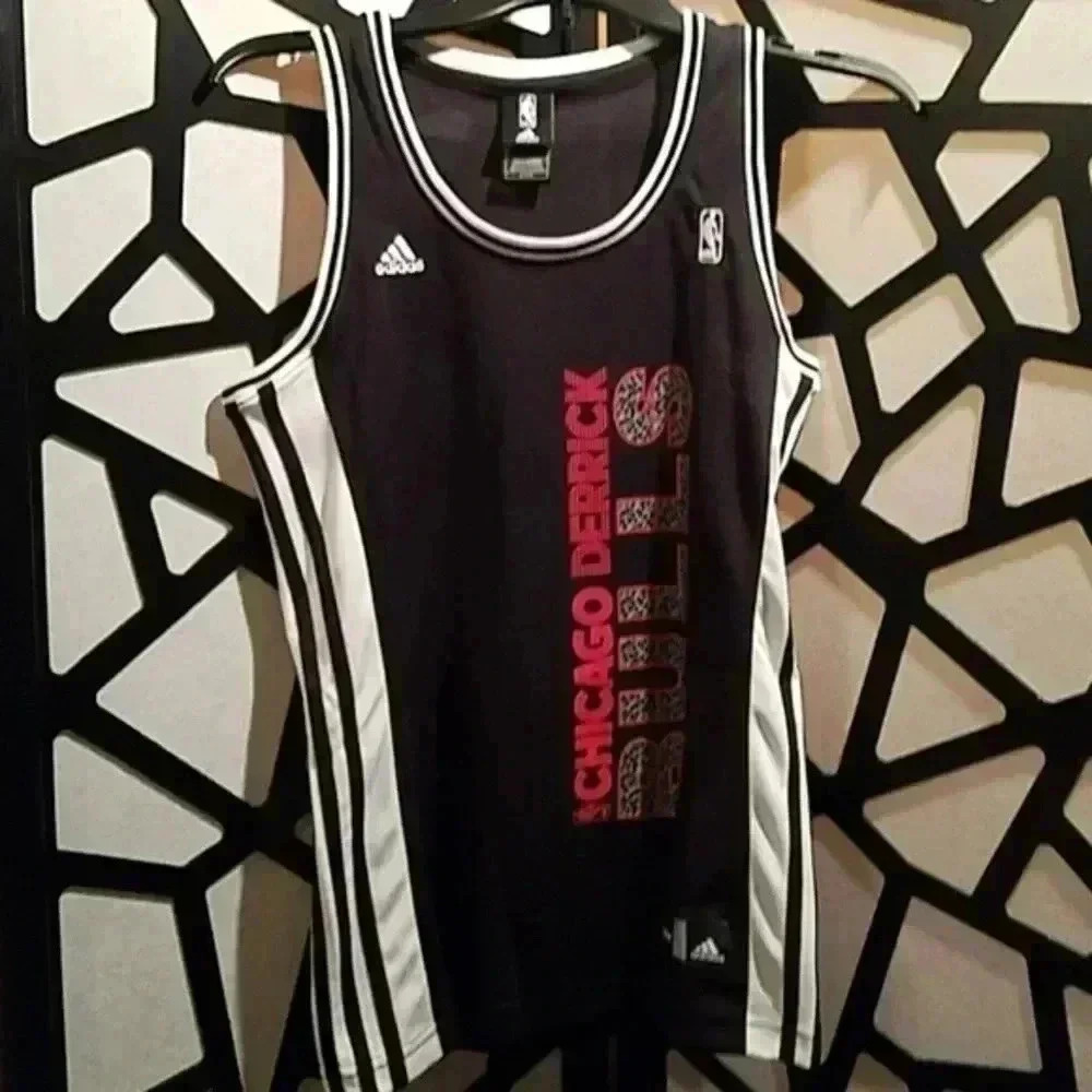 NWOT bulls Jersey - Picture 3 of 5